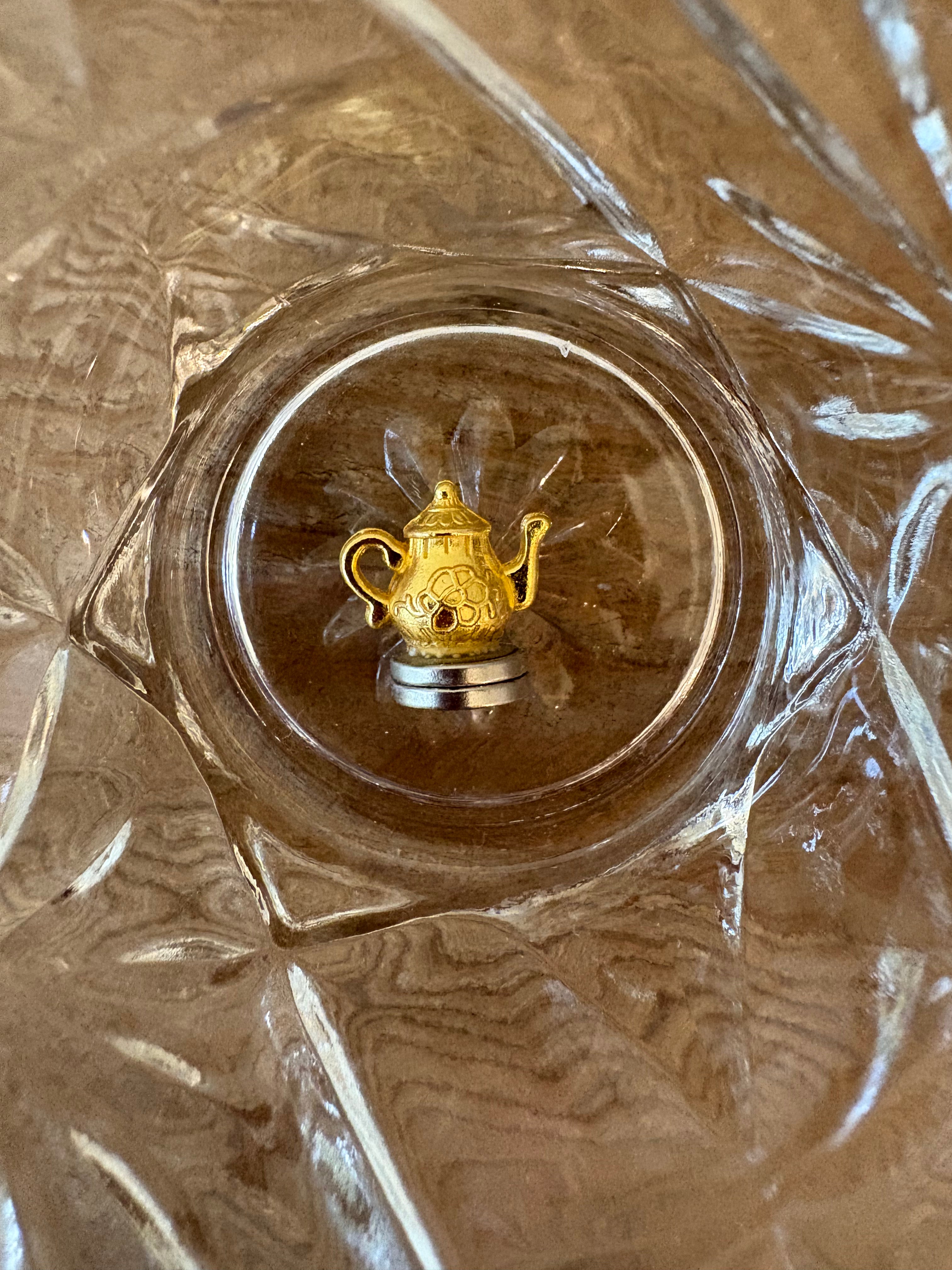 Teapot Needle Minder